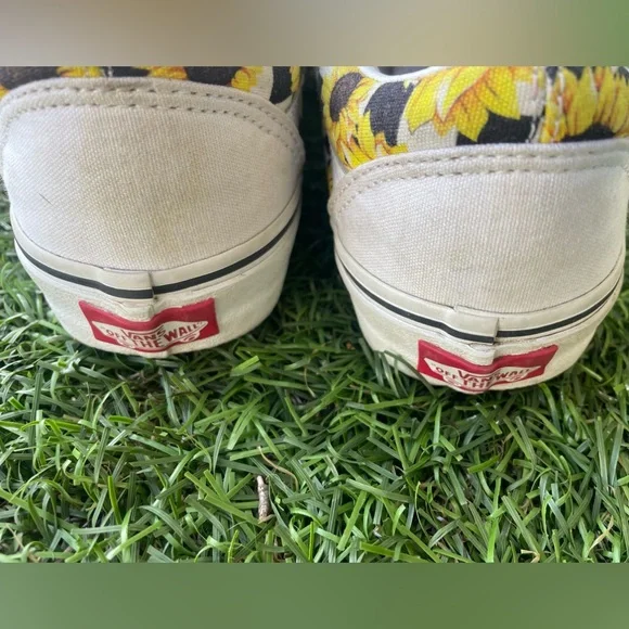 Vans Customers Black/Yellow/White Sunflowers Old Skool Shoes Sz(4mens 5.5womens - Picture 5 of 7